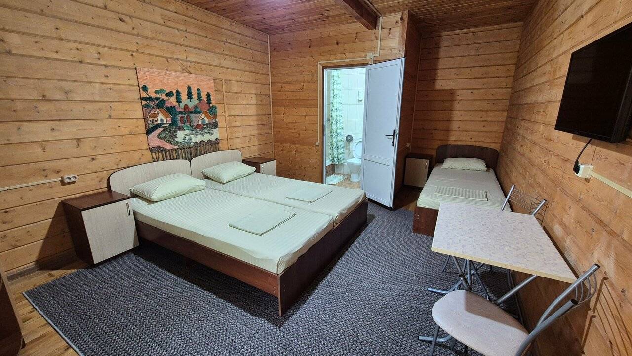 Фотографии номера Трехместный номер с раздельными кроватями в Гостевом доме Мама Джан Архипо-Осиповка