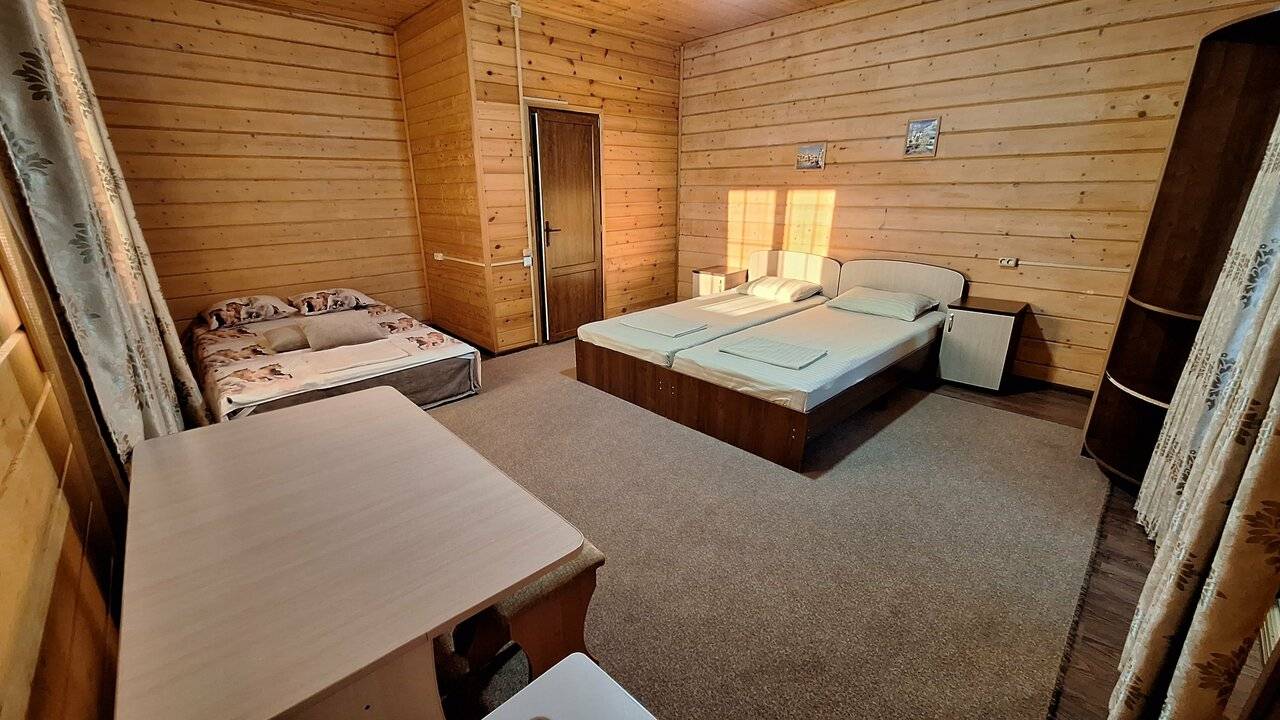 Фотографии номера Четырехместный номер с раздельными кроватями в Гостевом доме Мама Джан Архипо-Осиповка