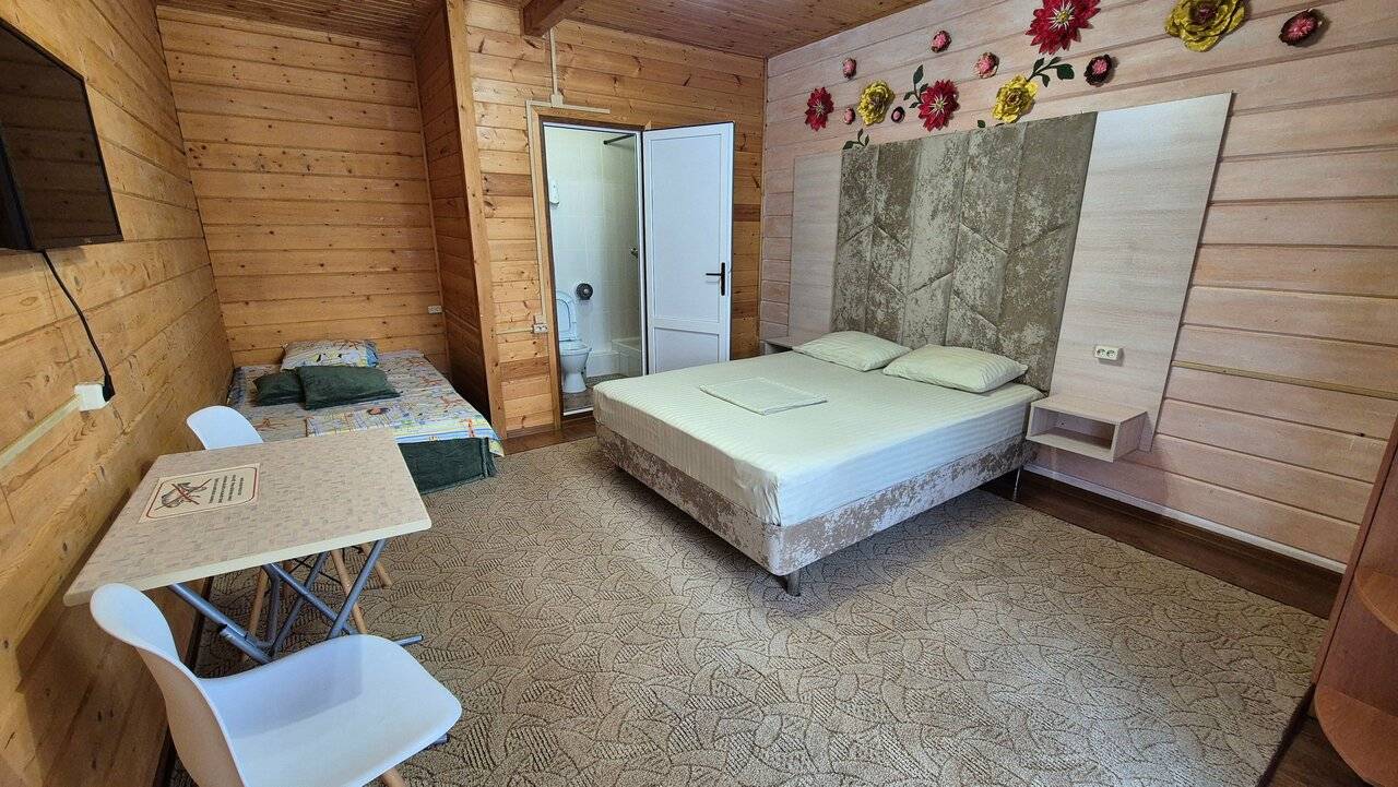 Фотографии номера Трехместный номер в Гостевом доме Мама Джан Архипо-Осиповка