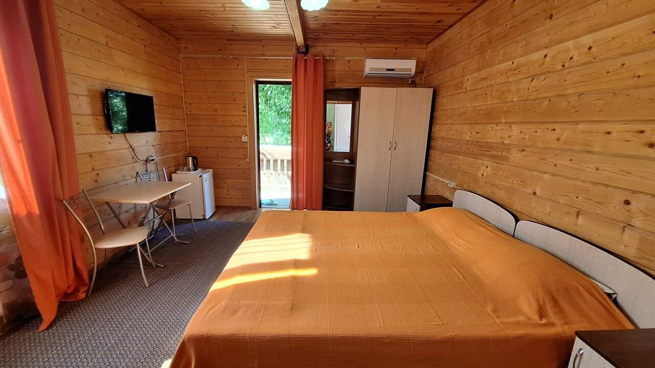 Фотографии номера Трехместный номер с раздельными кроватями в Гостевом доме Мама Джан Архипо-Осиповка