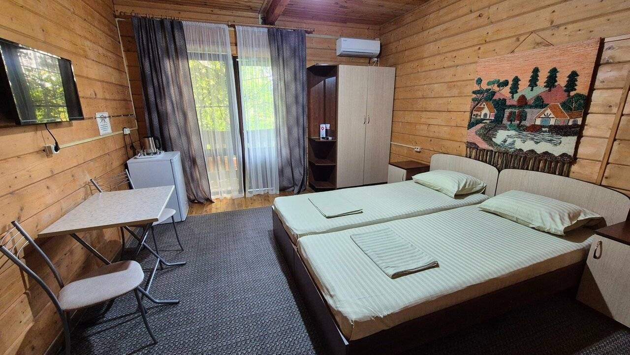 Фотографии номера Трехместный номер с раздельными кроватями в Гостевом доме Мама Джан Архипо-Осиповка